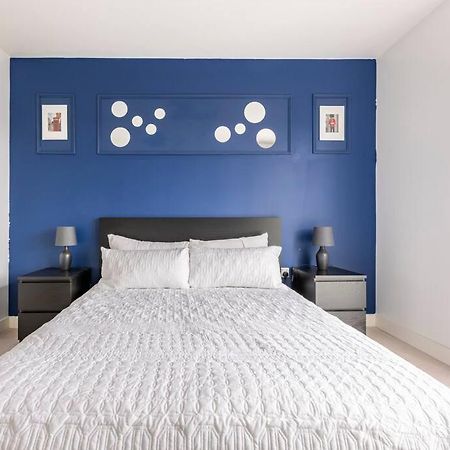 Stylish & Comfortable Top-Floor Flat In Harrow London Exterior photo